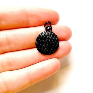 ⚫️Vintage black textured circle jewelry pendant